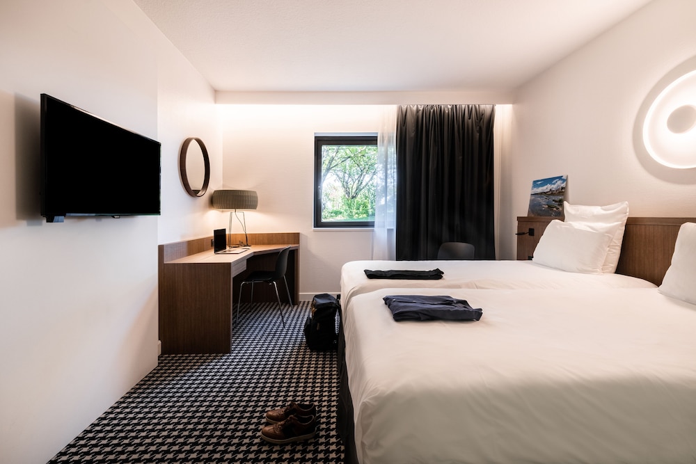 MERCURE TOURS SUD 22/77