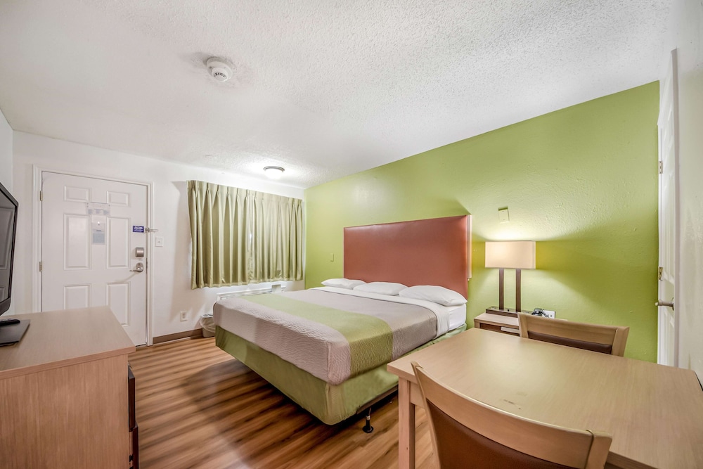 STANDARD, KING BED