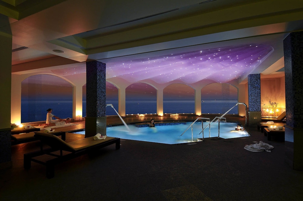 Reef Oasis Blue Bay Resort and Spa 20/48