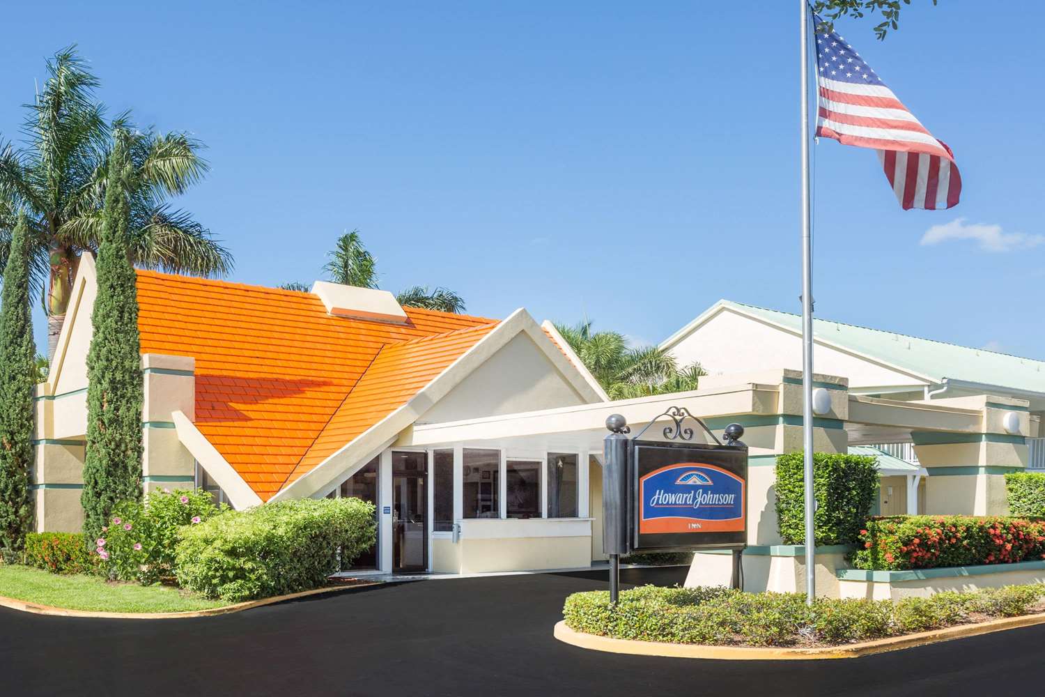 Howard Johnson By Wyndham Vero Beach / Downtown 1/22