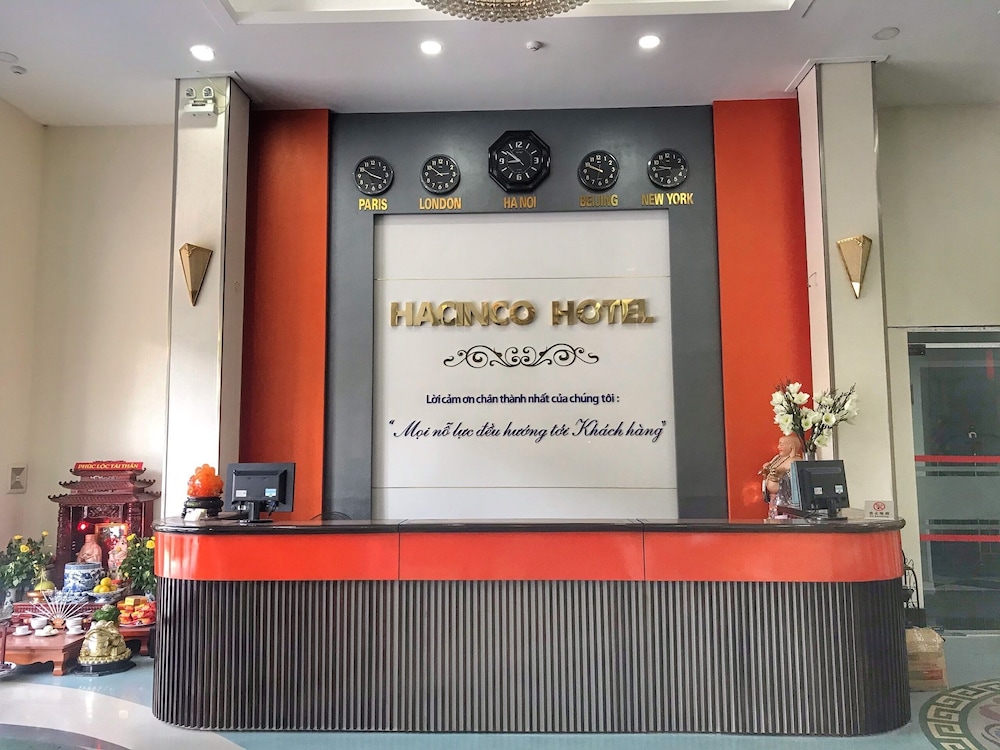Hacinco Hotel 3/65