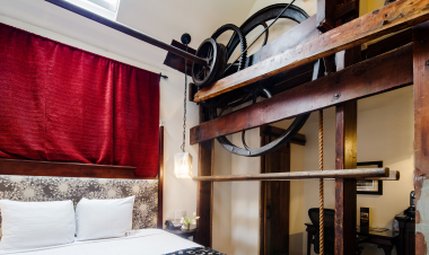 Chestnut Hill Hotel 18/50