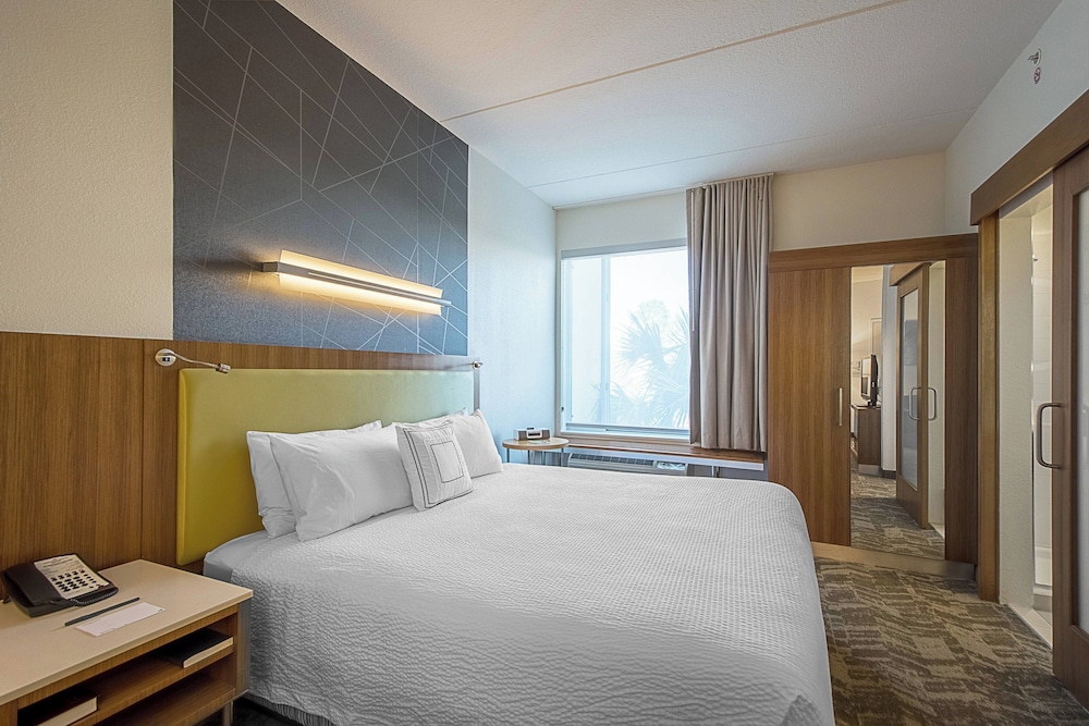 SUITE, KING BED, SOFA