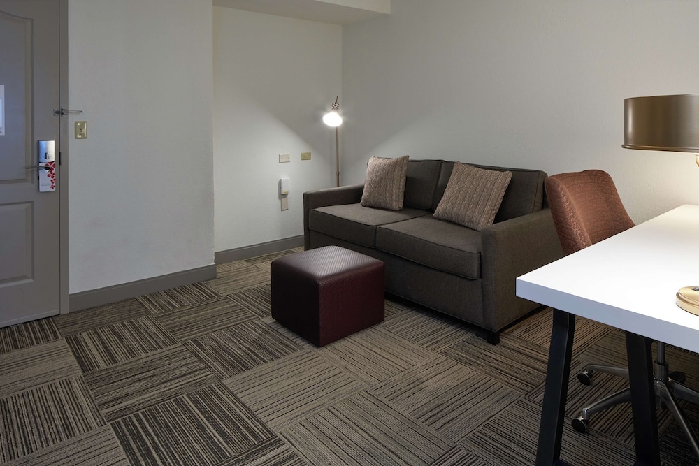 Hilton Garden Inn Evansville 25/50
