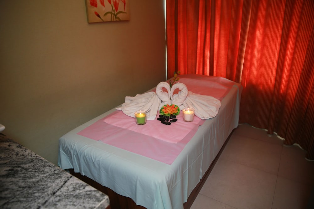 Versailles by Vieras Hotel 16/47