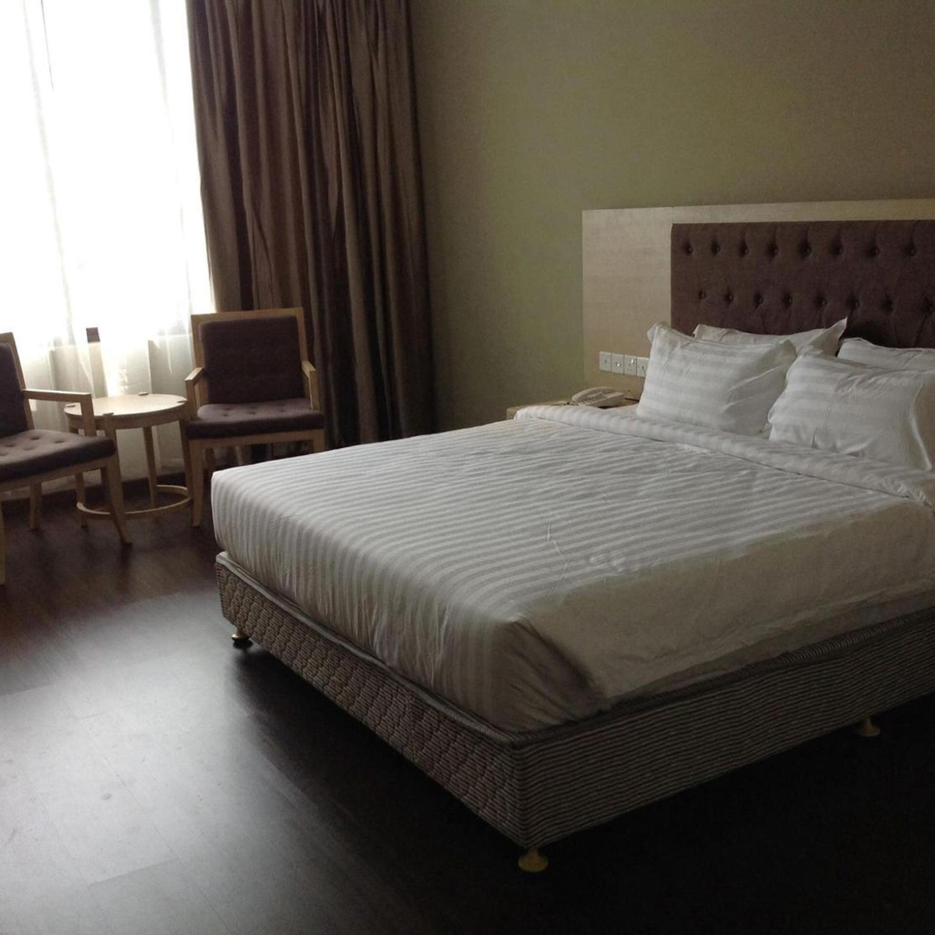 Seri Simanggang Hotel 8/40