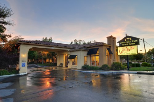 University Park Inn & Suites 2/38