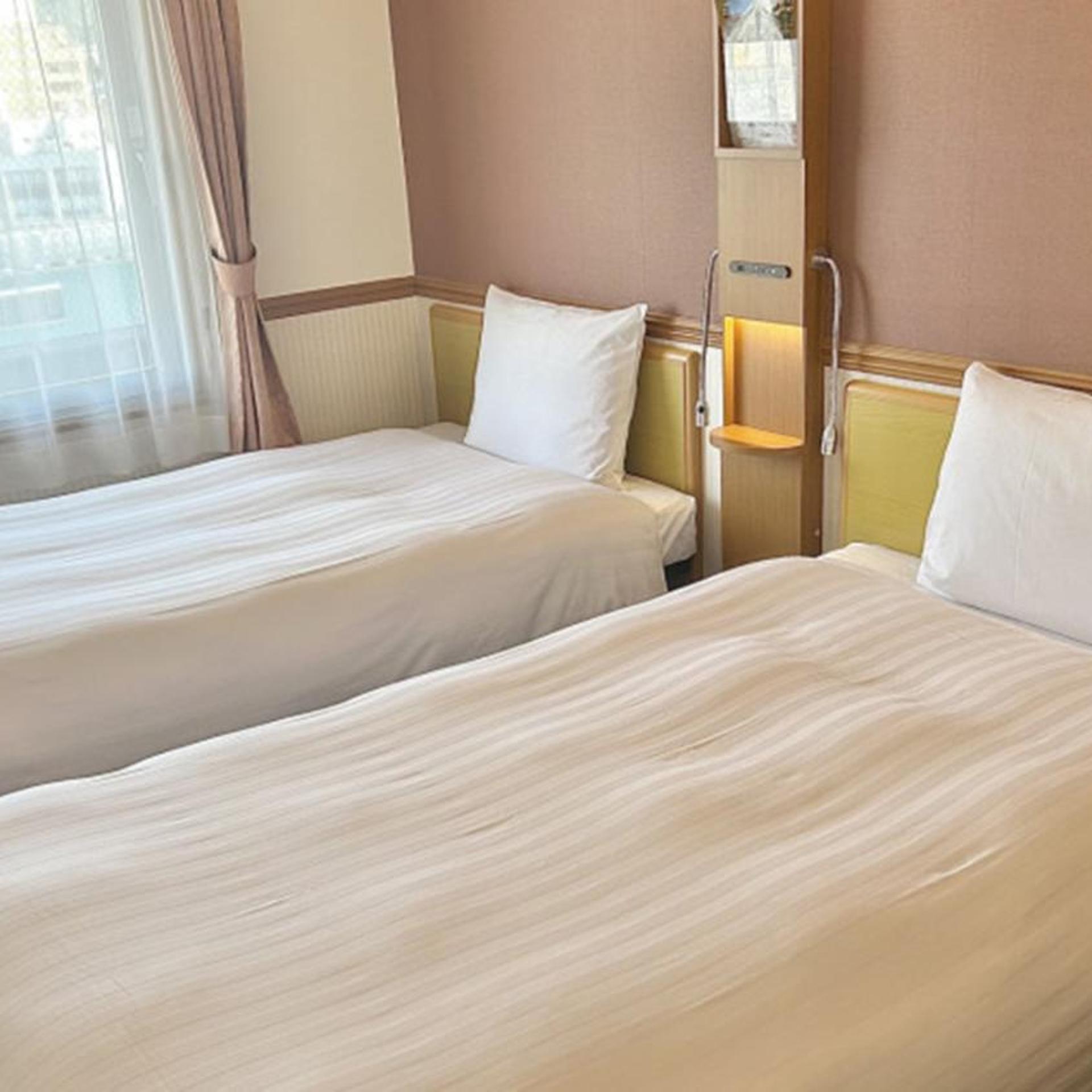 Room, Twin Beds, Toyoko inn tokuyama-eki shinkansen-guchi 2/7