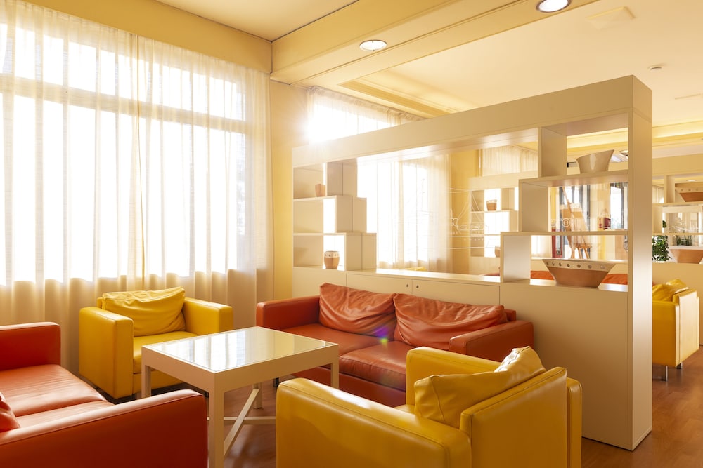 Regent Hotel 48/67
