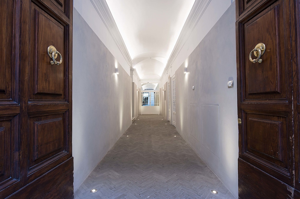 Terrace Pantheon Relais 66/71