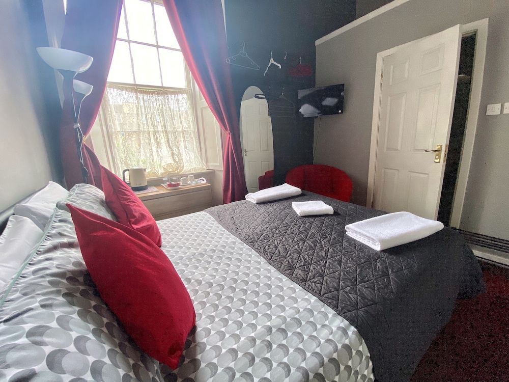 16 PILRIG GUEST HOUSE 51/60