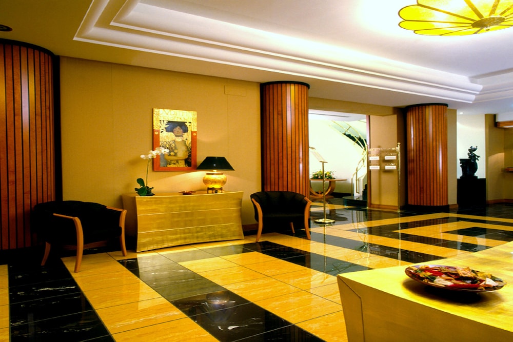 Lobby at Ramada By Wyndham Naples, NAPLES