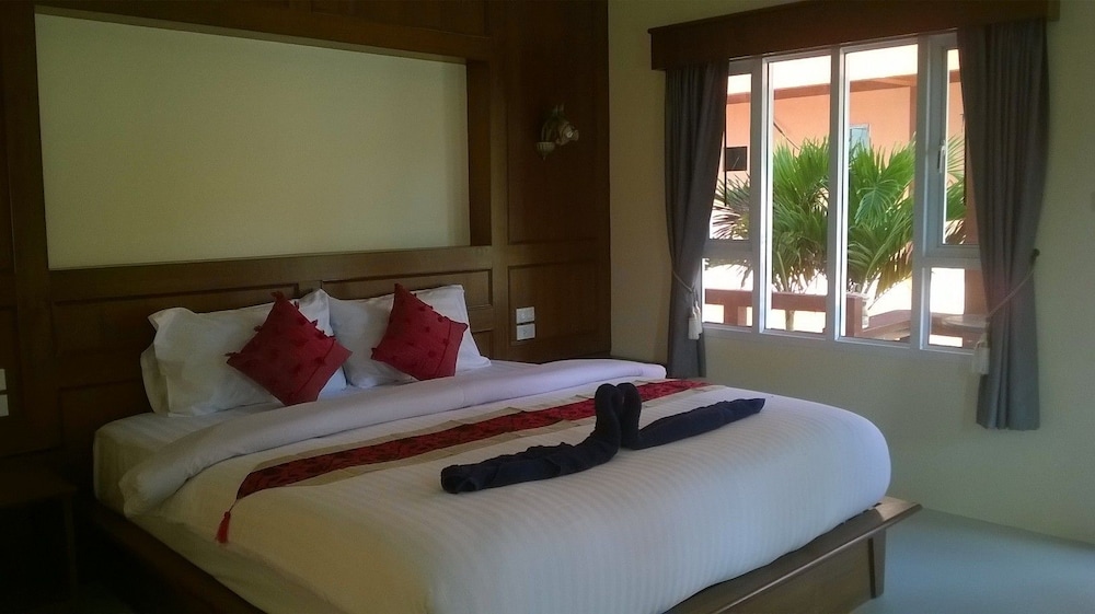 DELUXE, DOUBLE BED