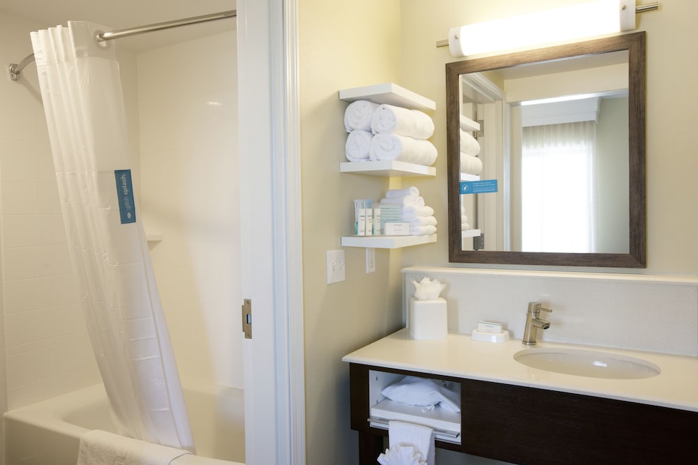Hampton Inn & Suites Boise/Nampa at the Idaho Center 12/36