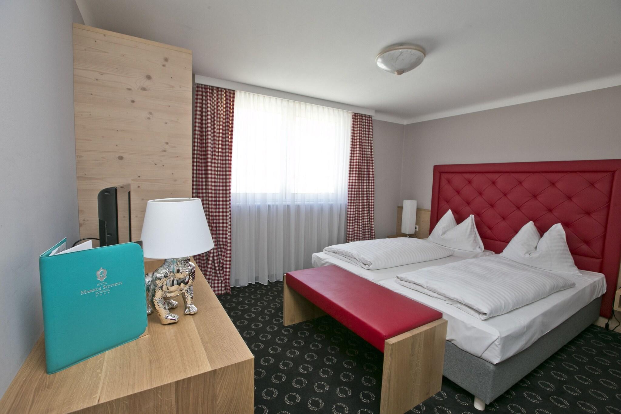 غرفة بسرير كوين، Markus Sittikus Hotel Sigl Gmbh 2/7