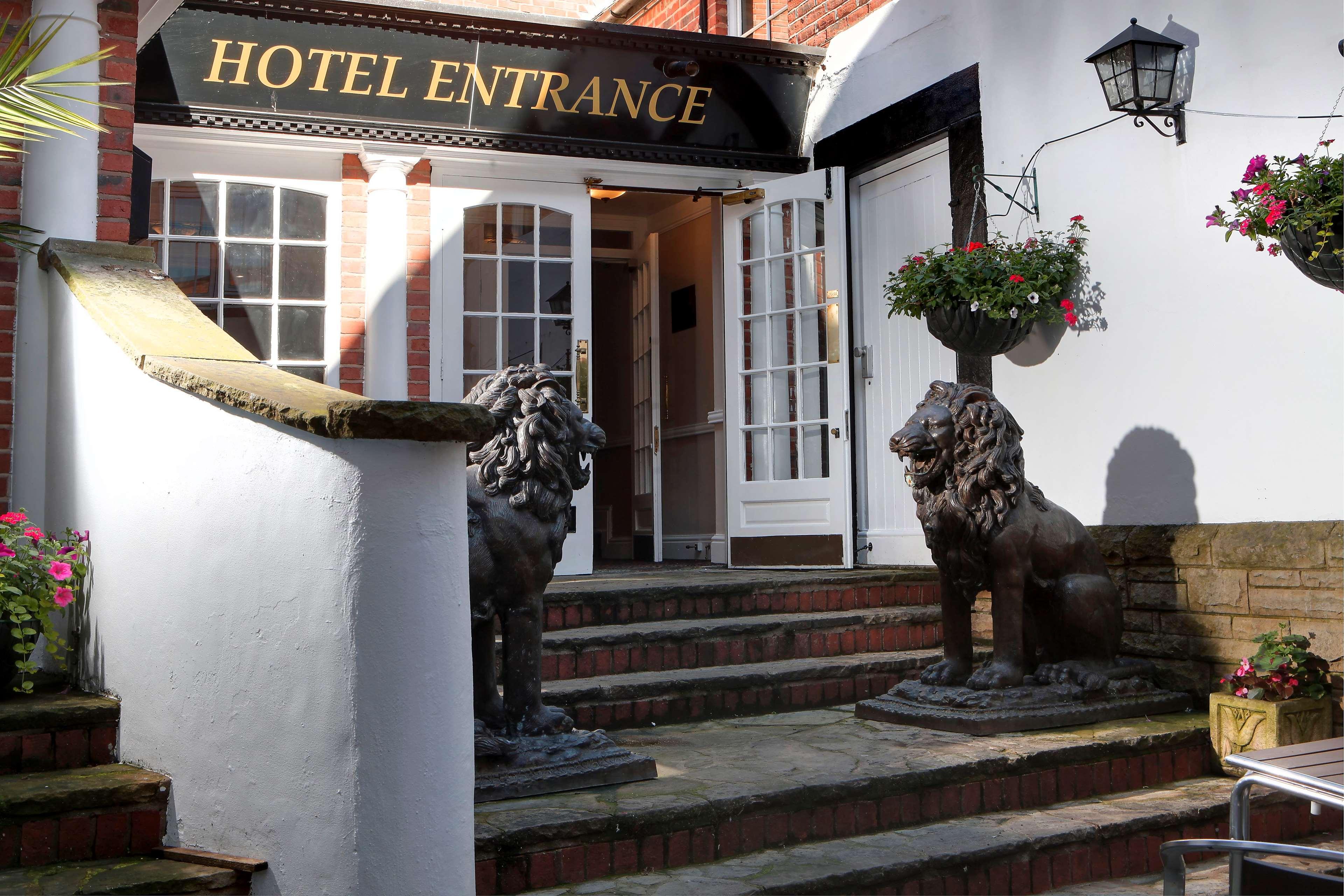 The Lion Hotel 7/45