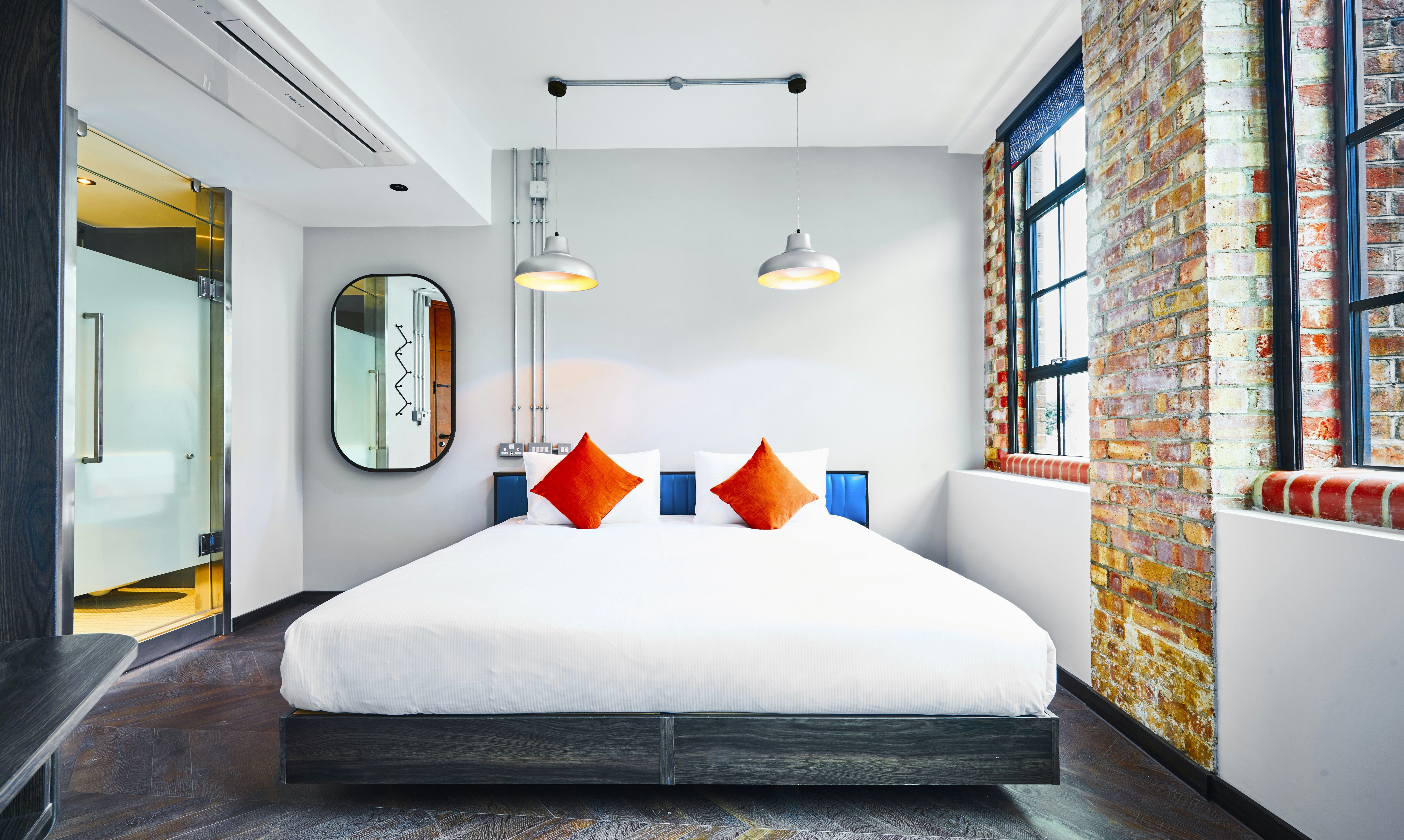 New Road Hotel 13/53