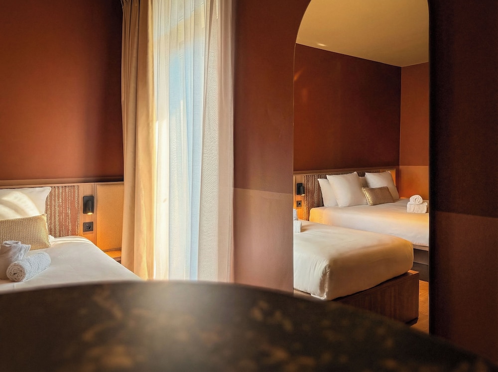 غرفة ثلاثية بسرير مزدوج وسرير فردي، De Pijp Boutique Hotel 9/10