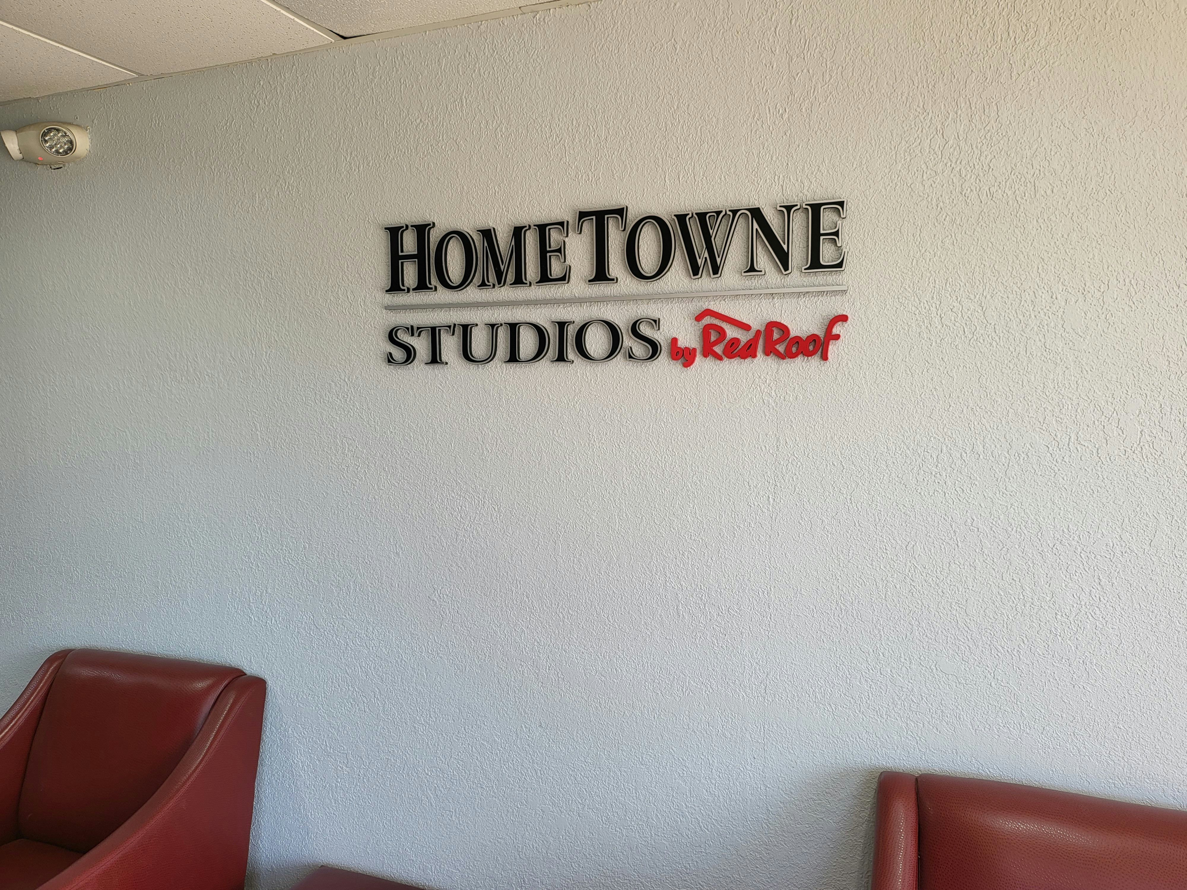 HomeTowne Studios by Red Roof Prattville 4/5