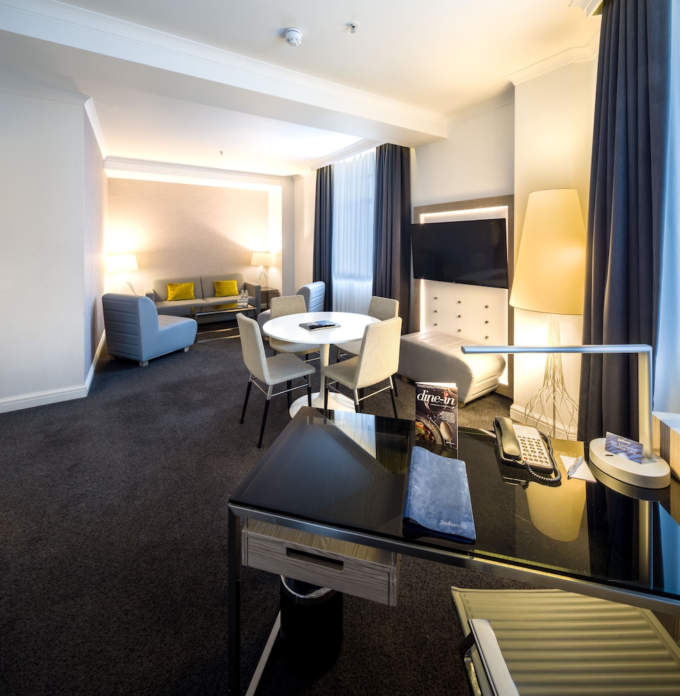 Radisson Blu Hotel, Leeds 64/66