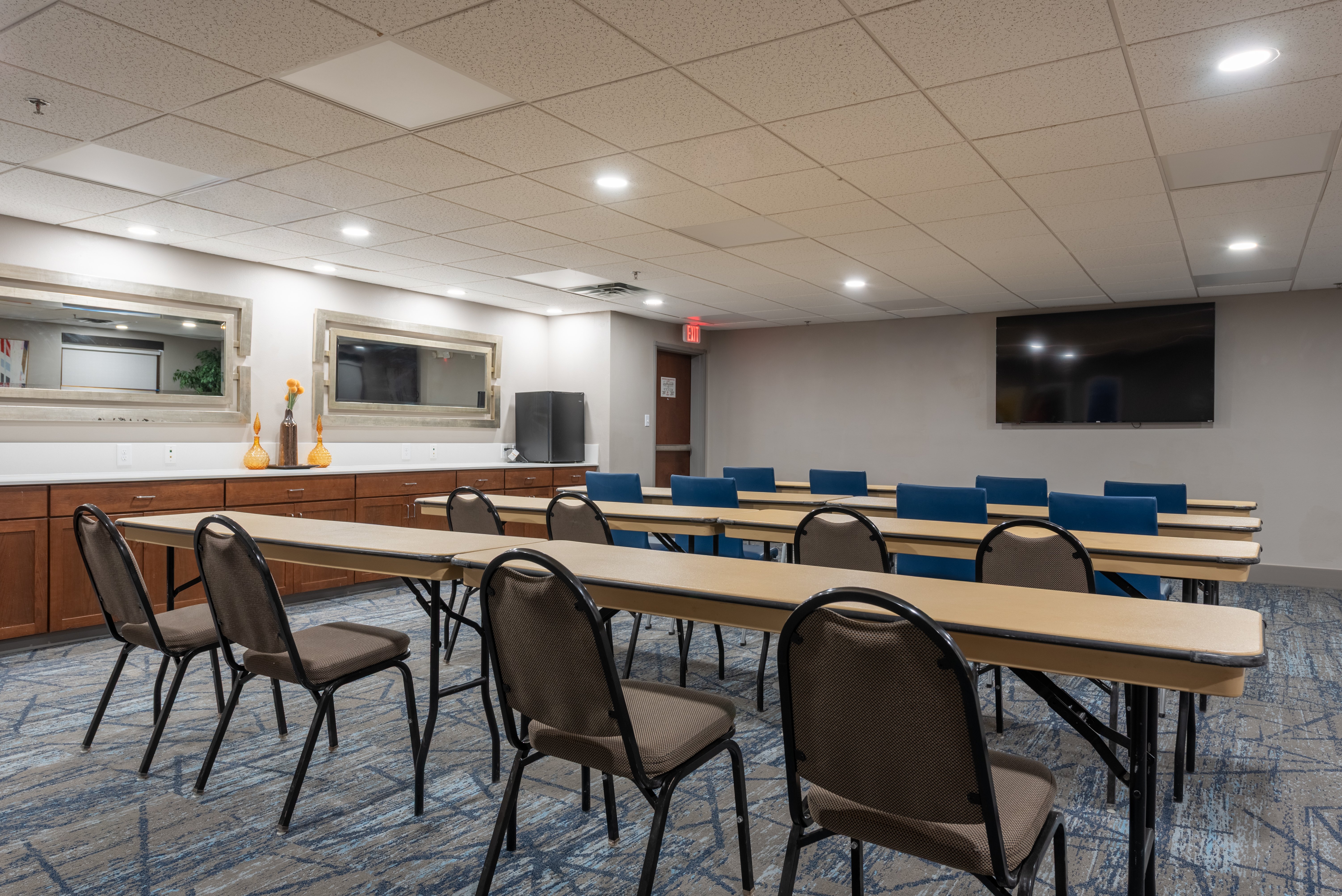 Holiday Inn Express Hotel & Suites Lamar 71/78