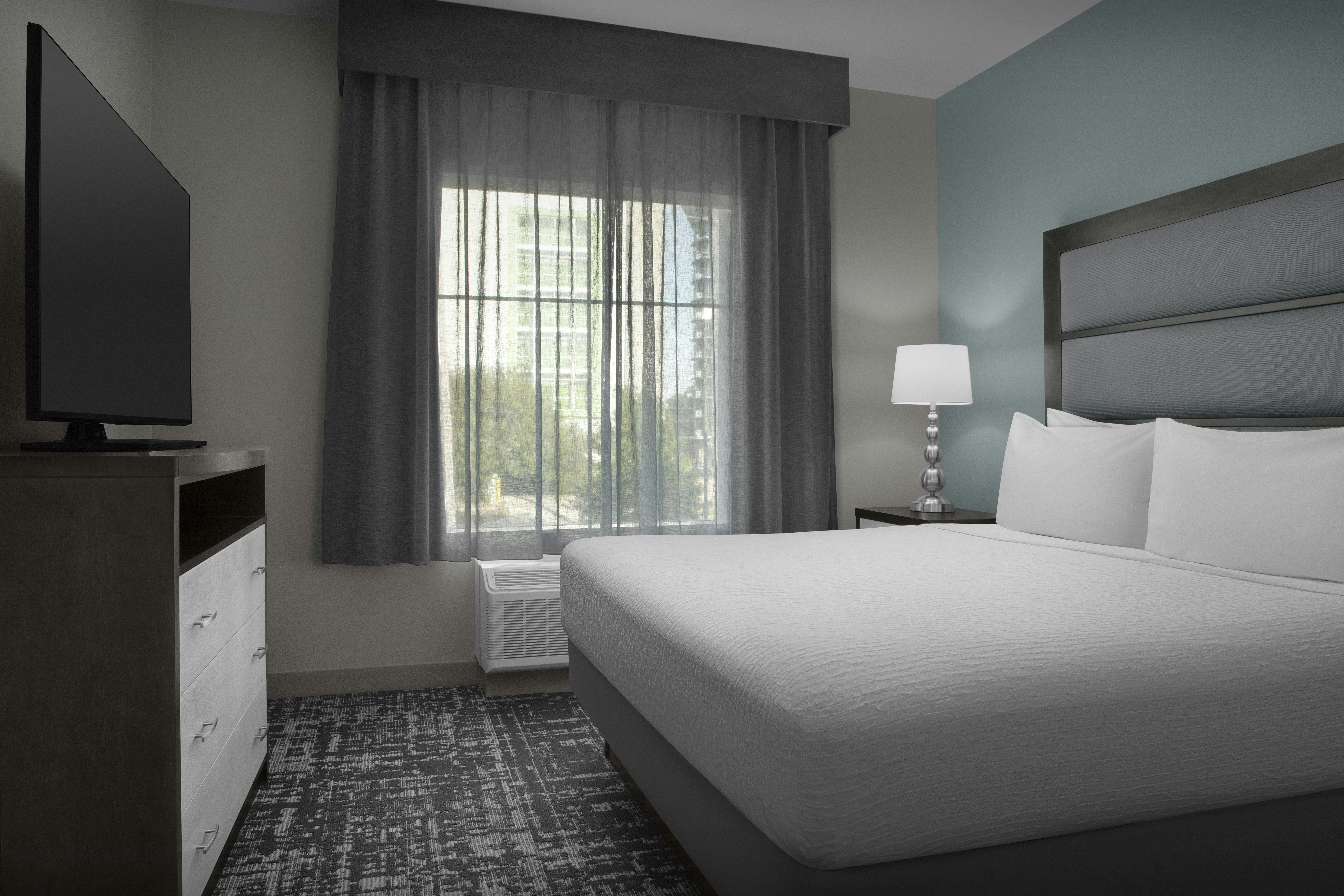 1 BEDROOM, SUITE, KING BED
