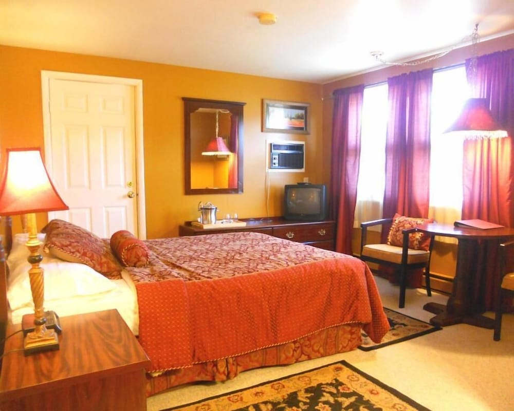 Vinehurst Inn And Suites 36/58