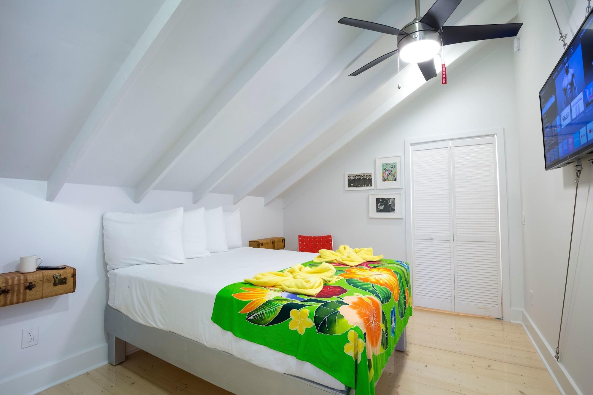 Bay, Suite, King Bed