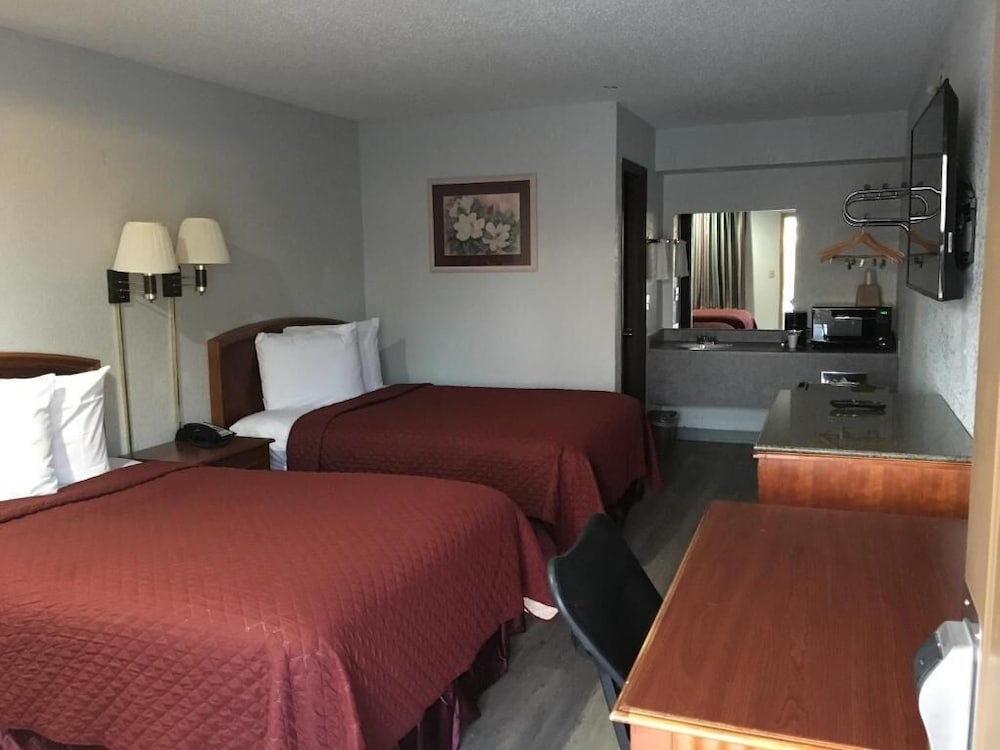 Colonial Inn 27/47