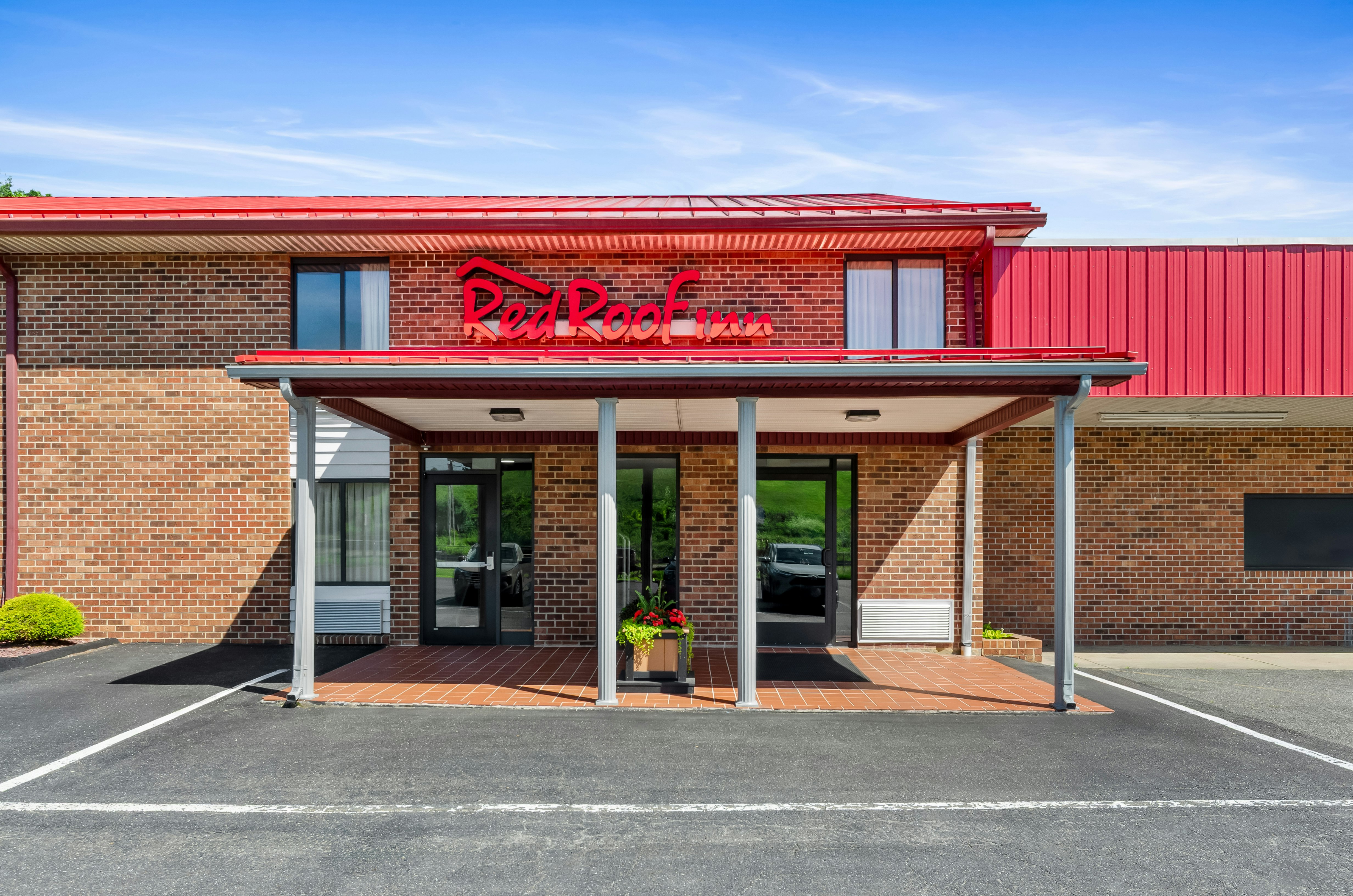 Red Roof Inn Hillsville 48/53