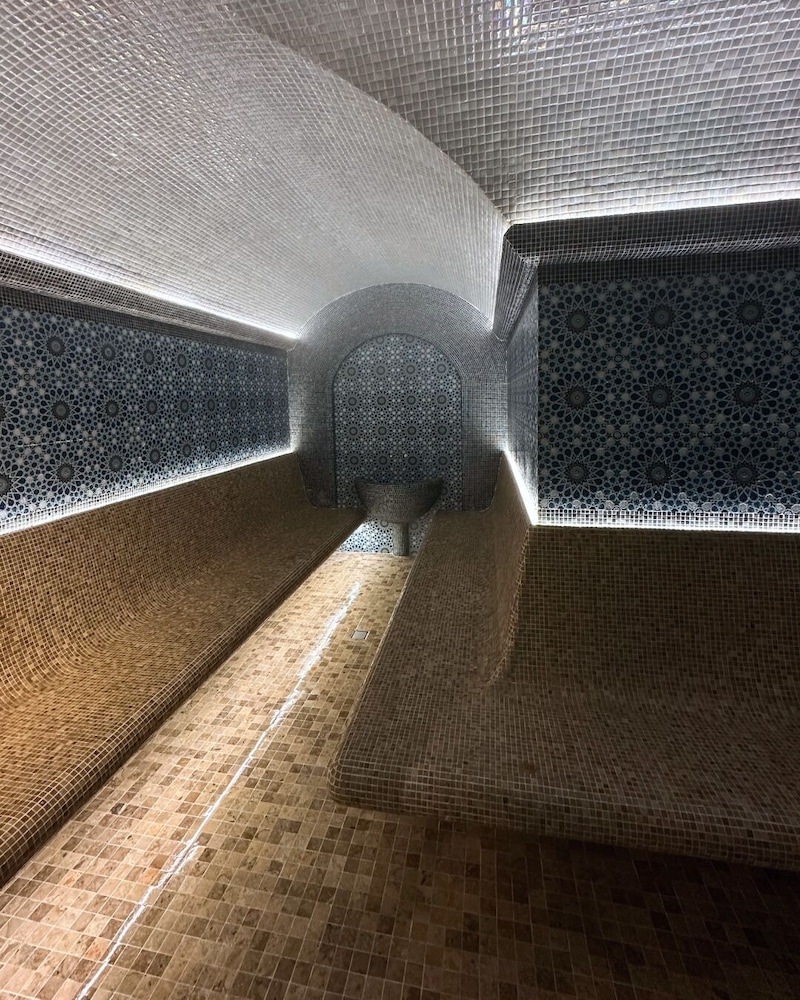 MIRZO HOTEL 36/62