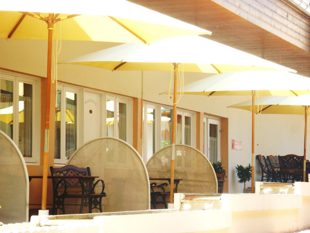 Hotel The Originals Nevers Clos Sainte Marie 2/48