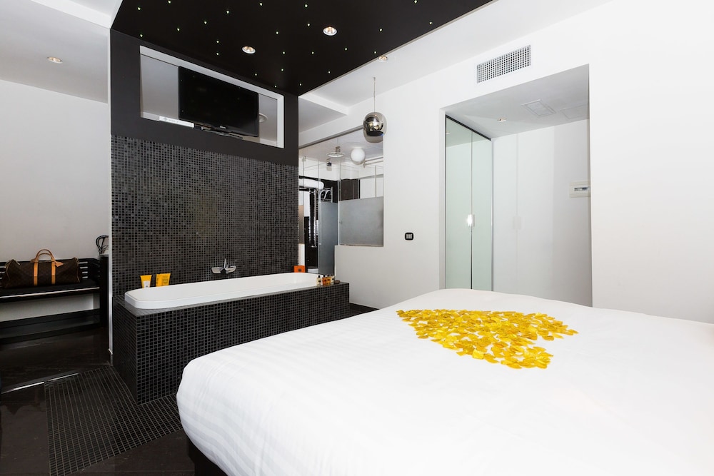 JC Contemporary Hotel 16/50