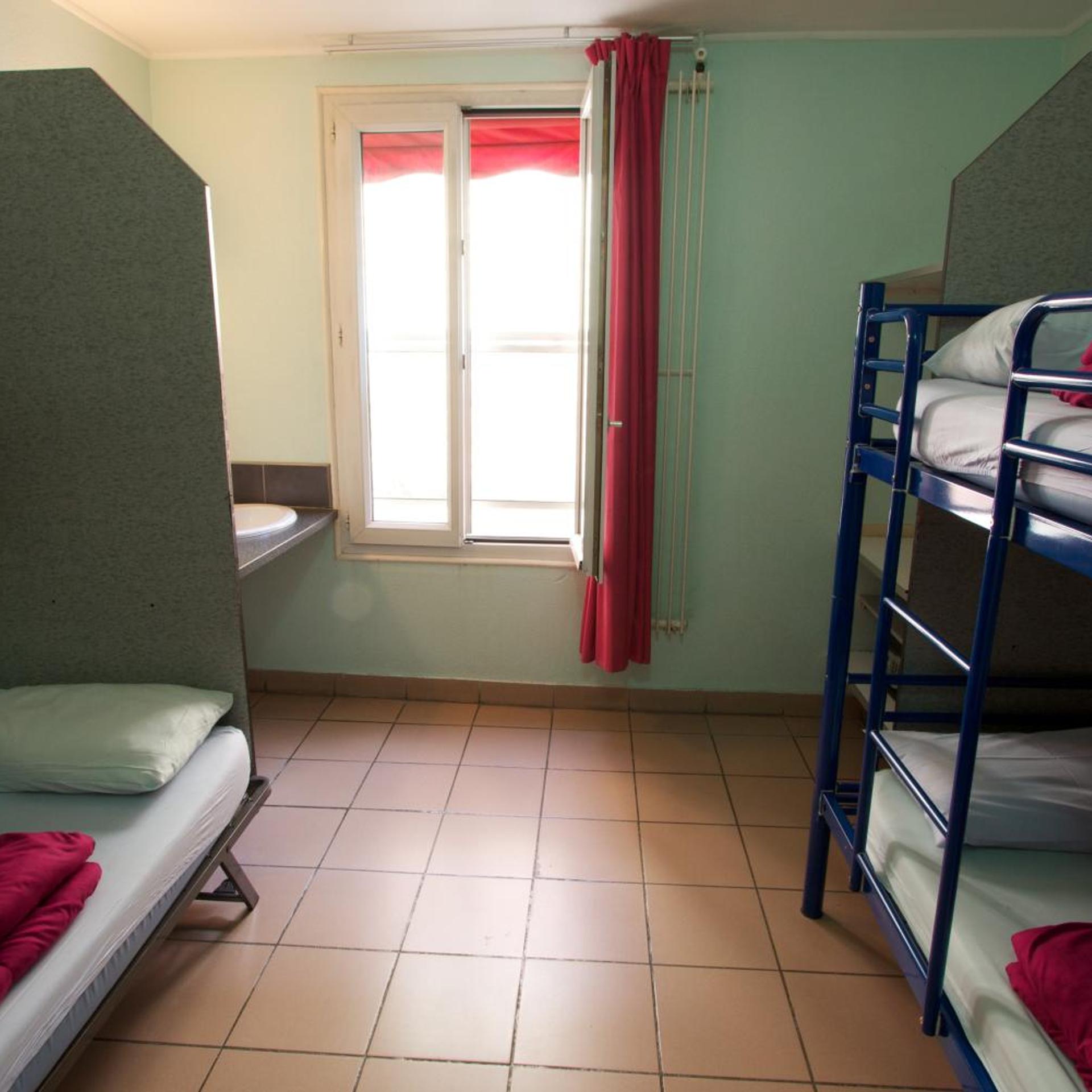 Room, Triple, Shared Bathroom, Auberge Internationale Des Jeunes 10/10