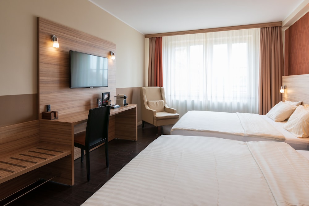 STAR INN HOTEL PREMIUM DRESDEN IM HAUS ALTMARKT, BY QUALITY(Formerly Star Inn Hotel Premium Dresden 19/38