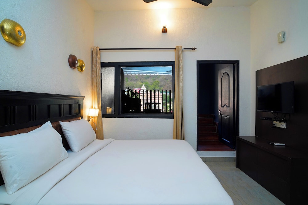 Hotel Ishan A Riverside Retreat photo2