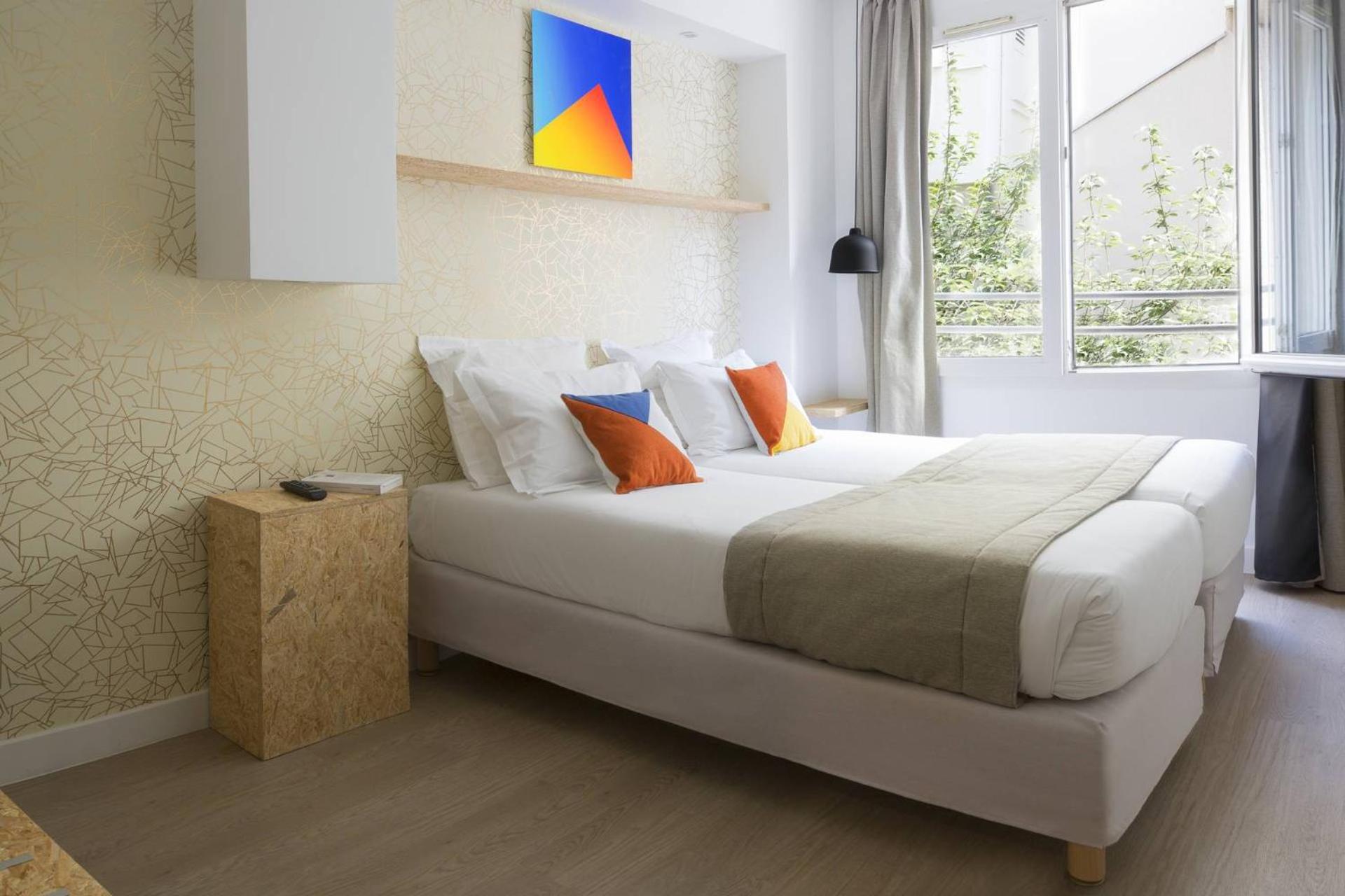 غرفة بسرير مزدوج، Hotel Izzy By Happyculture 3/10