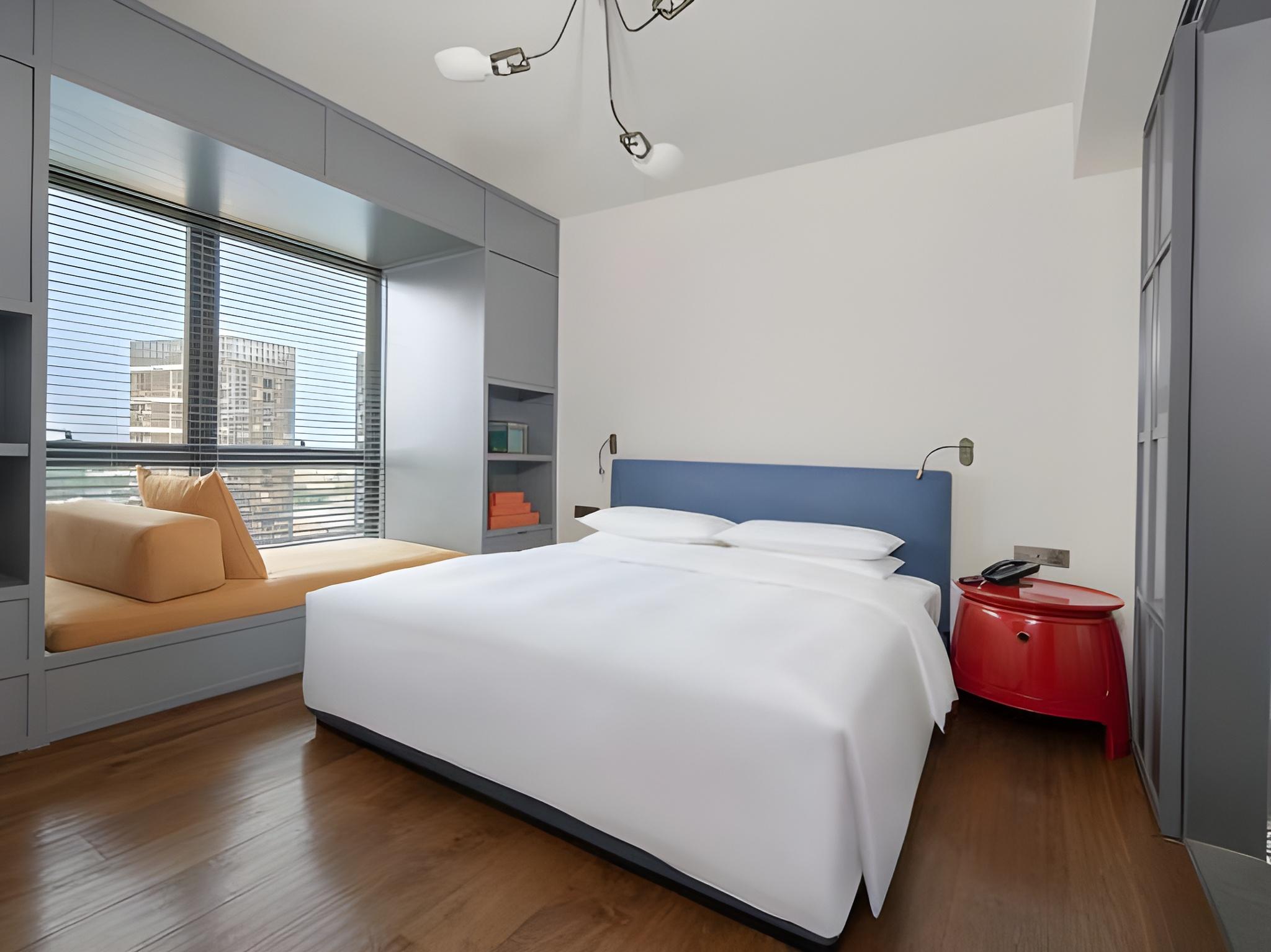 Collection, Deluxe, King Bed, Queen Bed