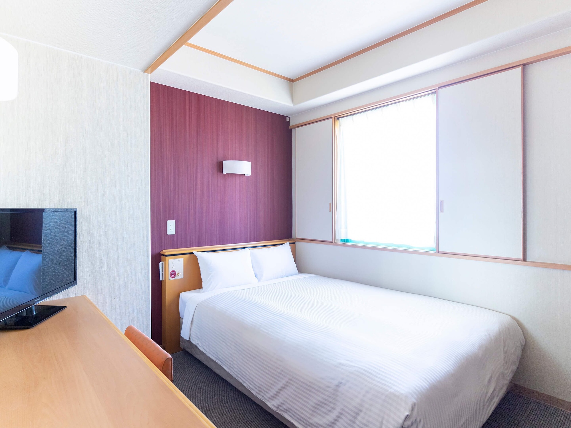 ROOM, DOUBLE BED, SMOKING