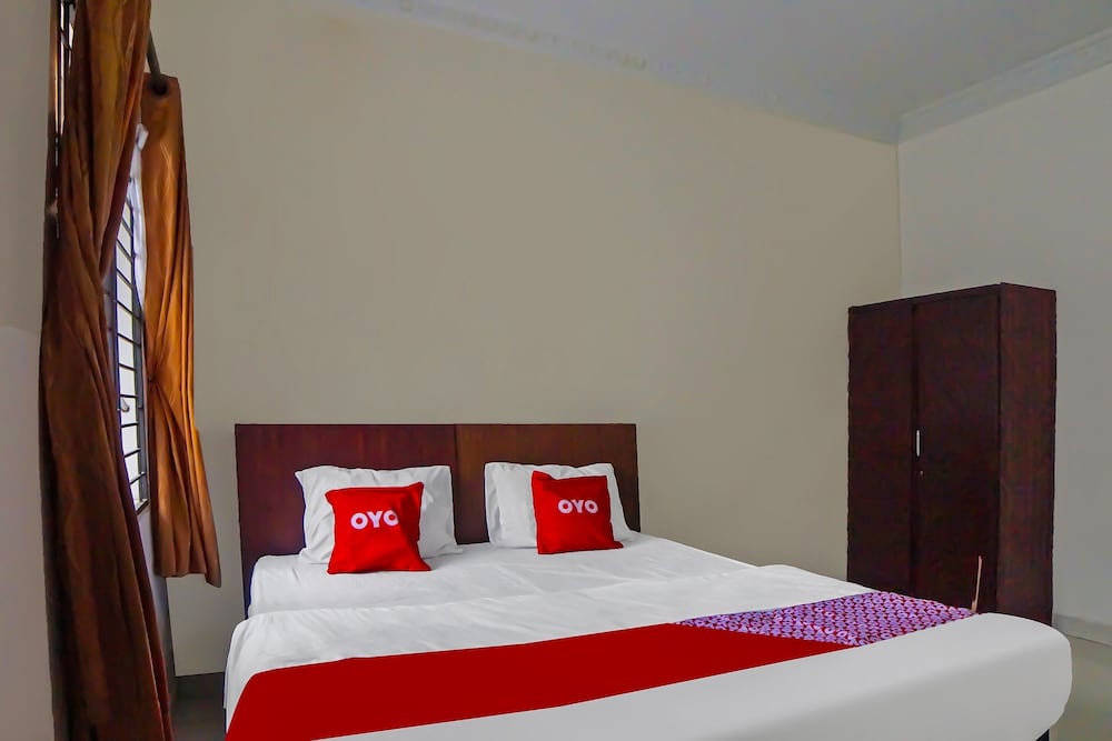OYO 94077 99 Residence 6/15