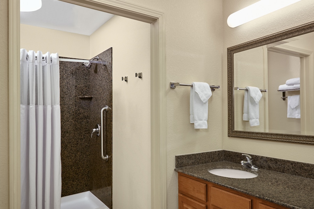 Staybridge Suites Milwaukee Airport South 10/53