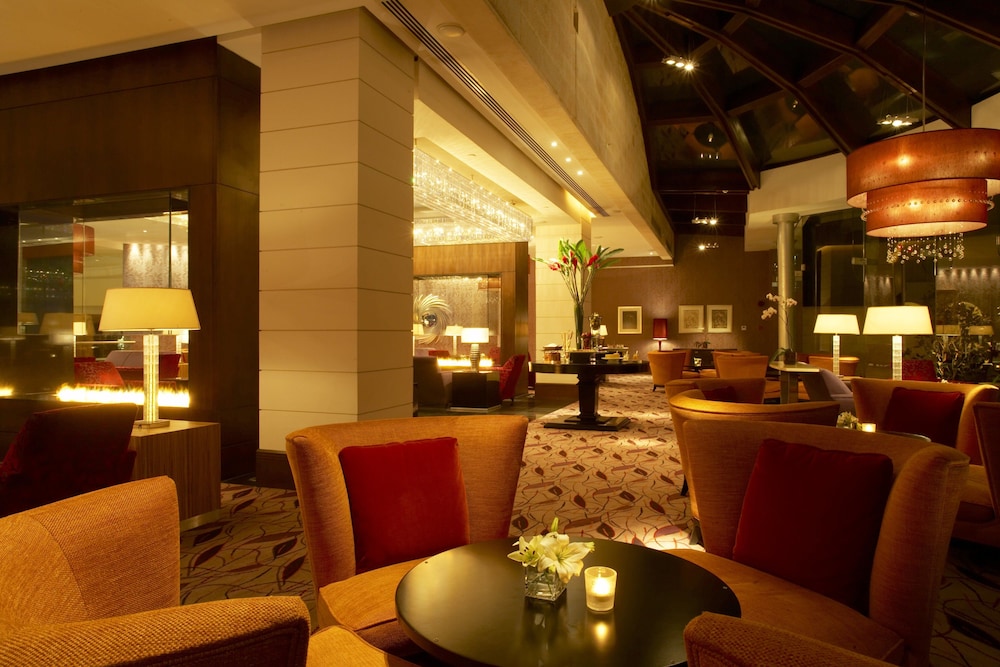 Grand Hyatt 43/76