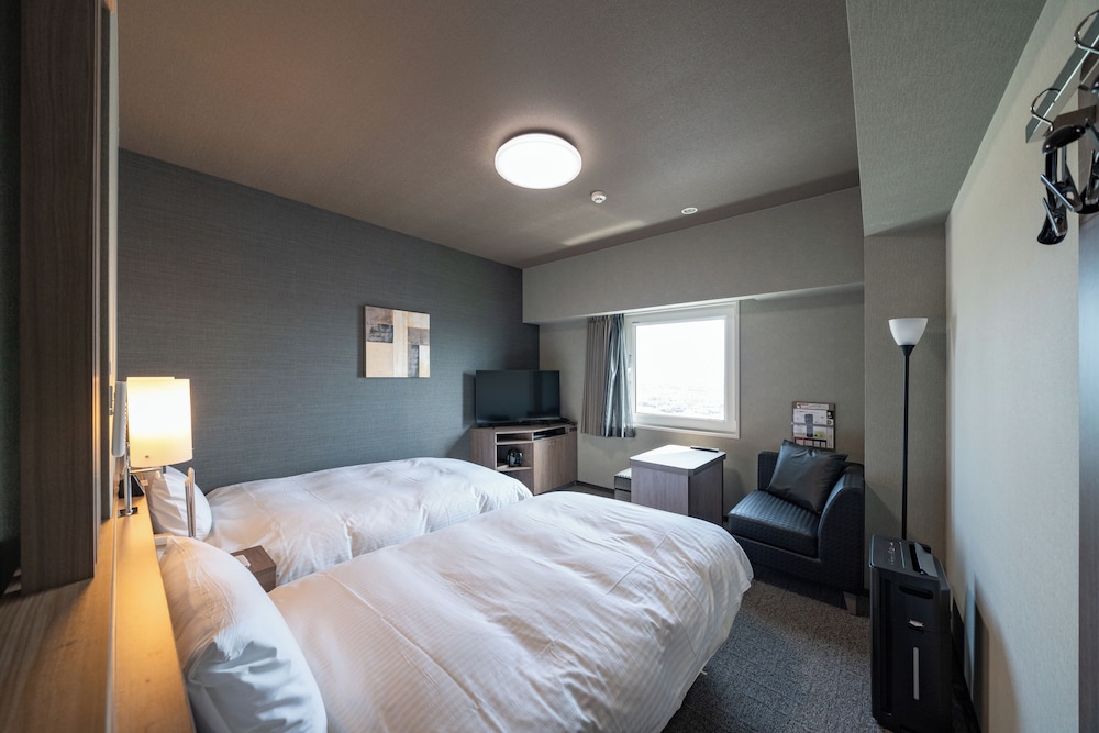 Hotel Route Inn Tokushima Airport -Matsushige Smartinter- 4/21