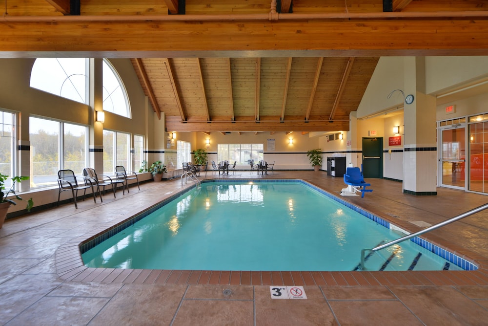Sleep Inn & Suites near Spirit Mountain 2/49