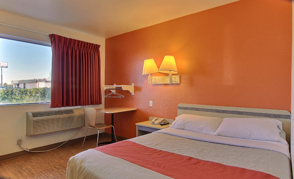 Motel6 Bismarck, ND 20/54