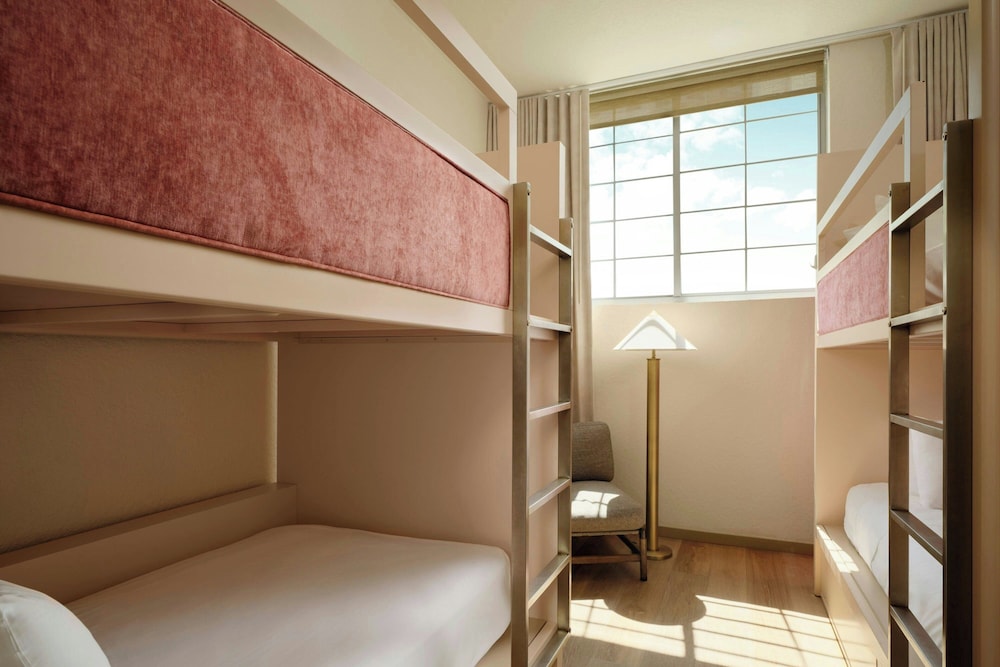 Room, 2 Bunk Beds, Pool View