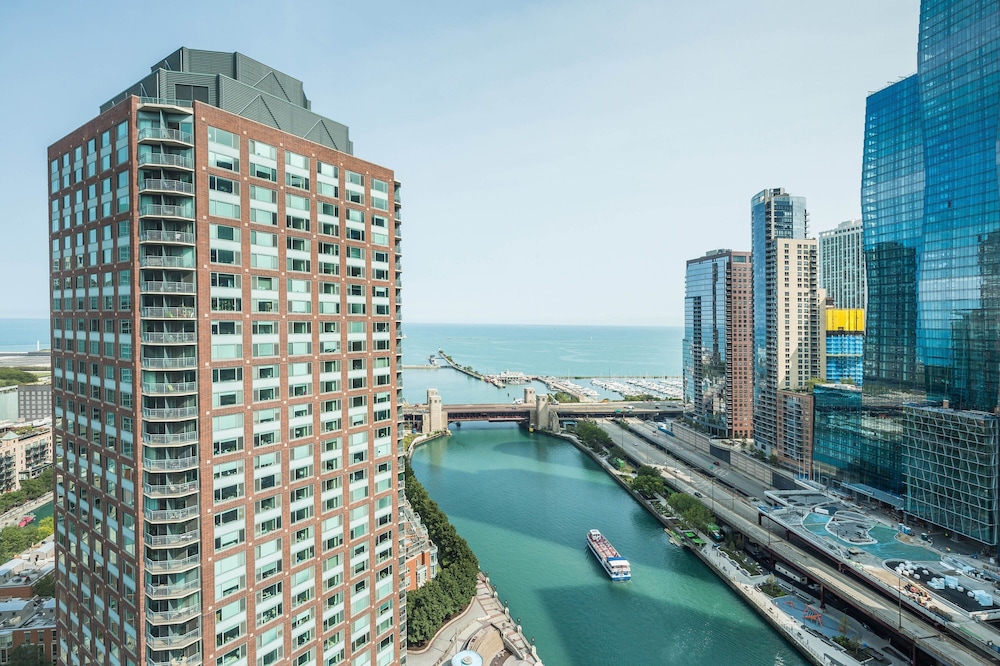 Sheraton Grand Chicago Riverwalk 25/62