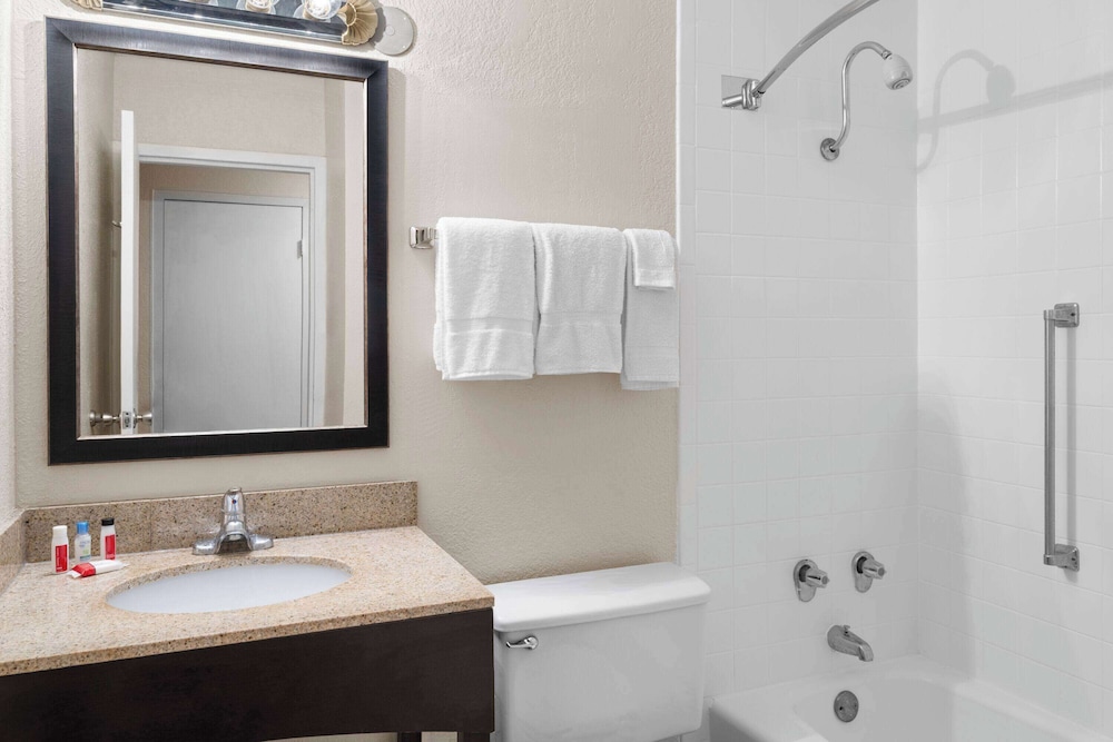 Travelodge by Wyndham Gaylord 46/46