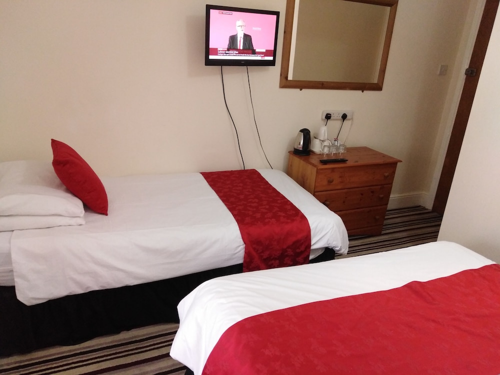Tuxford House Hotel 8/34