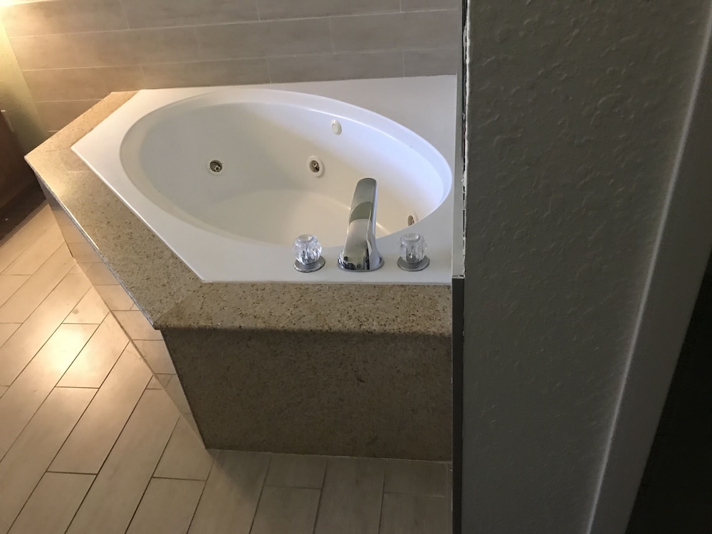 Baymont by Wyndham Midway/Tallahassee 44/58